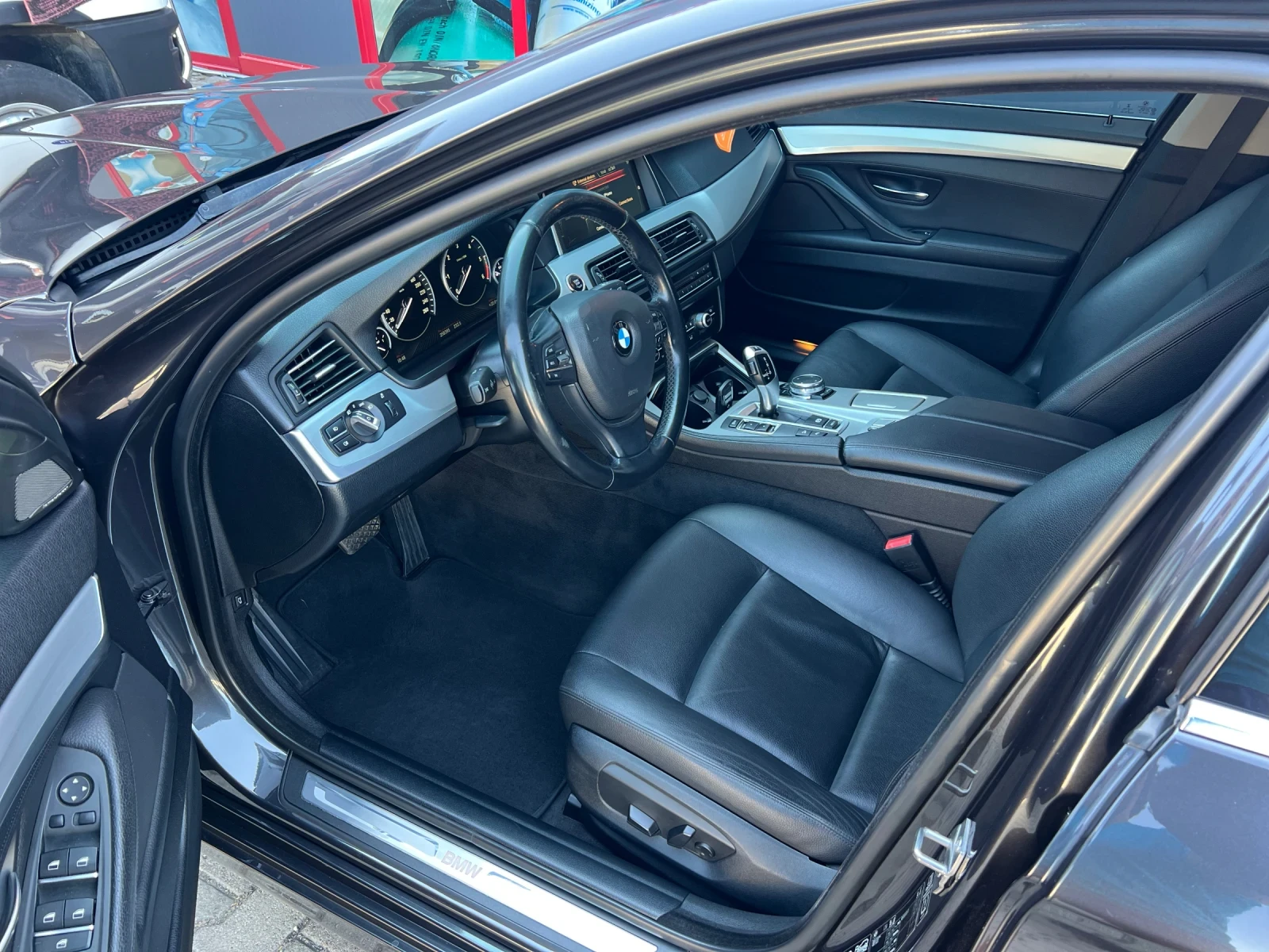 BMW 530 530 xd touring luxury line, снимка 7 - Автомобили и джипове - 55578007
