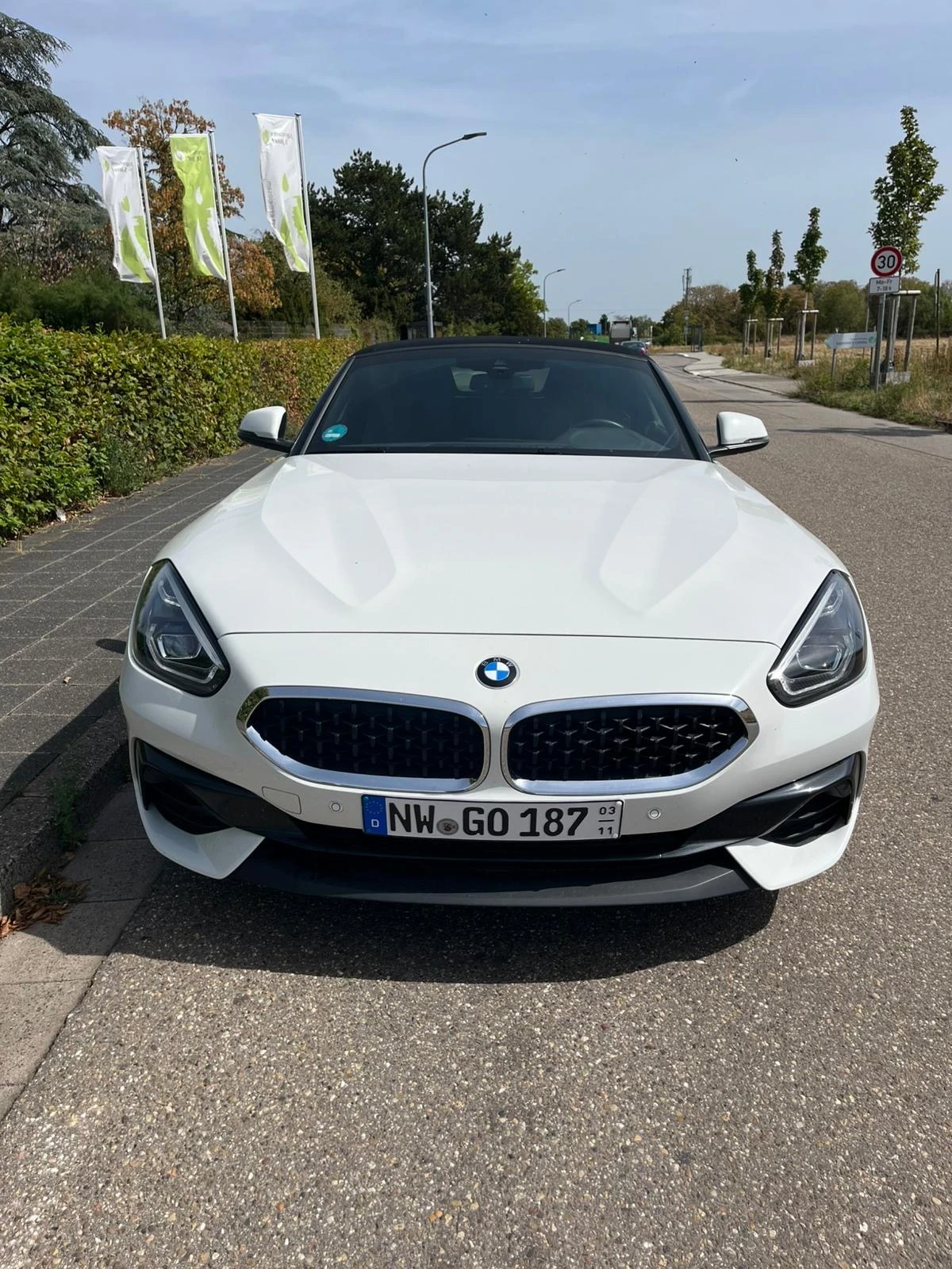 BMW Z4 sDrive20i, снимка 2 - Автомобили и джипове - 56112037
