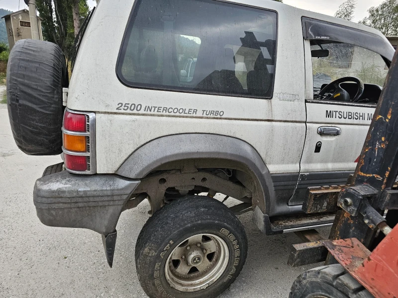 Mitsubishi Pajero 2.5 Td, снимка 5 - Автомобили и джипове - 47162681