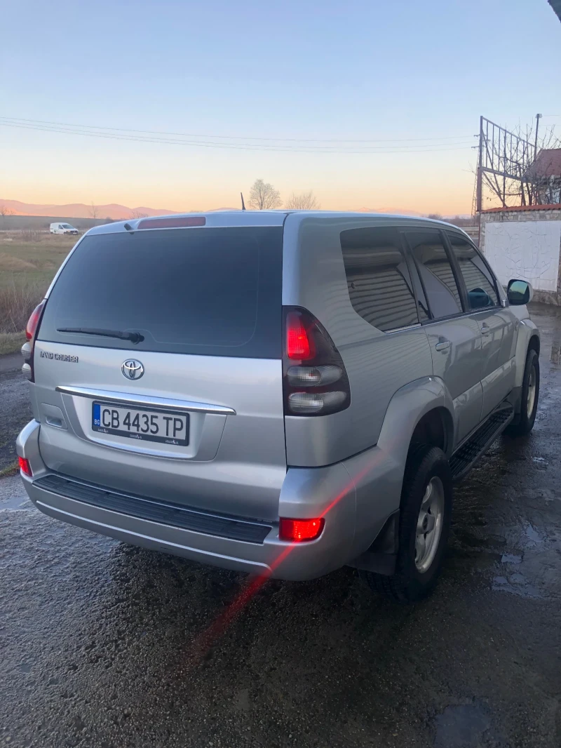 Toyota Land cruiser 3.0 D4D, снимка 4 - Автомобили и джипове - 49335415