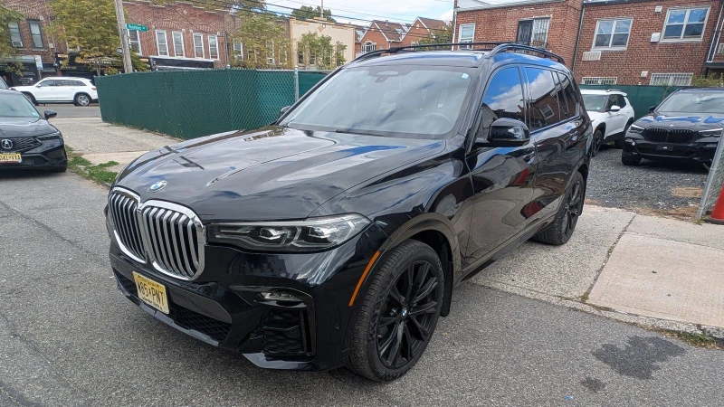BMW X7 M Sport Line* White Merino Leather, снимка 2 - Автомобили и джипове - 52159693