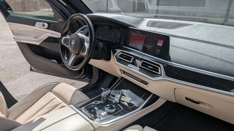 BMW X7 M Sport Line* White Merino Leather, снимка 11 - Автомобили и джипове - 52159693