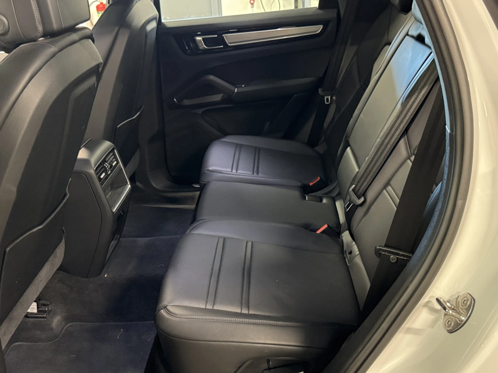 Porsche Cayenne 3.0/340HP/NAVI/4X4/360/LED/AMBI/ACC/CARPLAY/trg17 | Mobile.bg   14