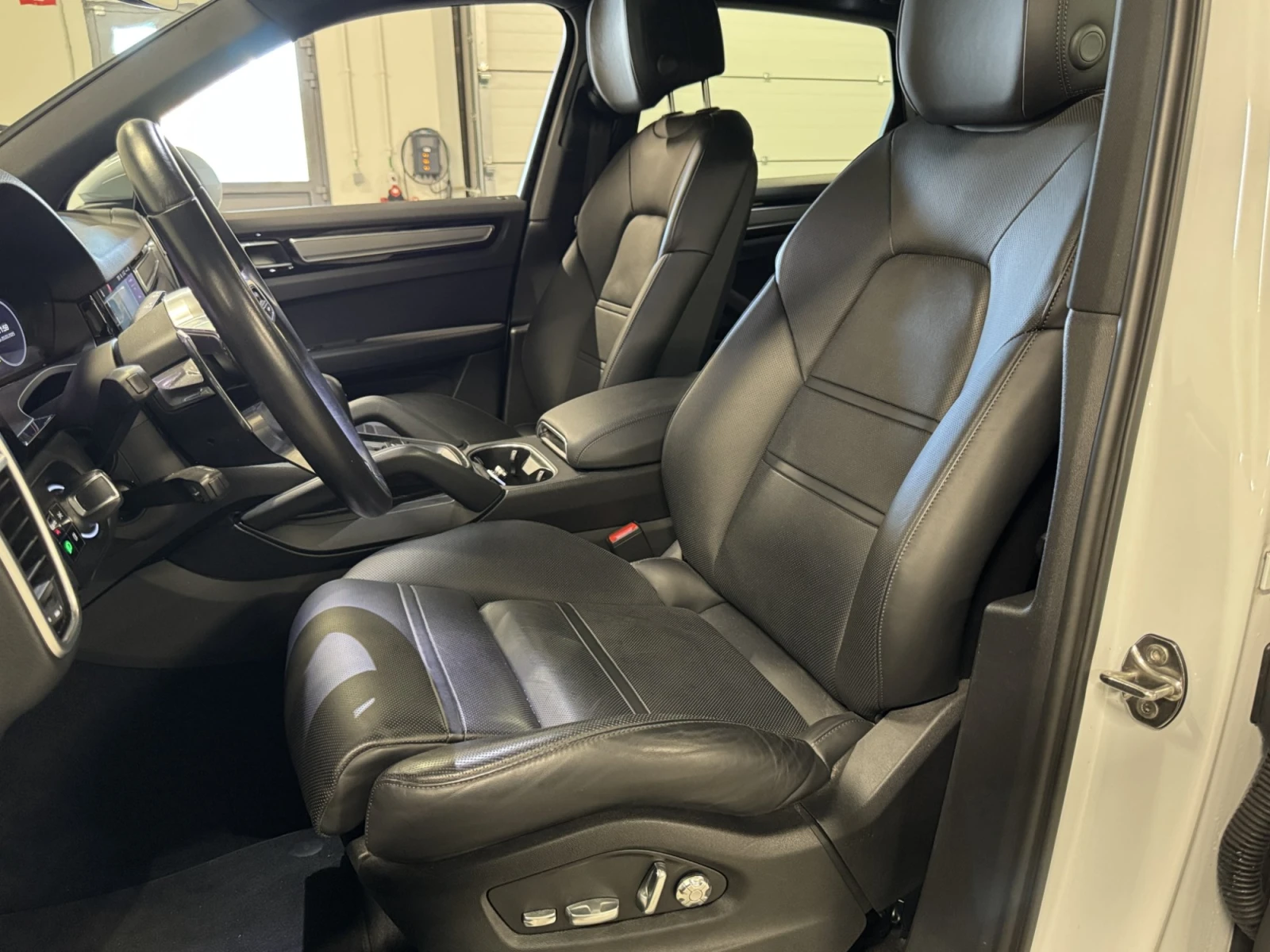 Porsche Cayenne 3.0/340HP/NAVI/4X4/360/LED/AMBI/ACC/CARPLAY/trg17 | Mobile.bg   12