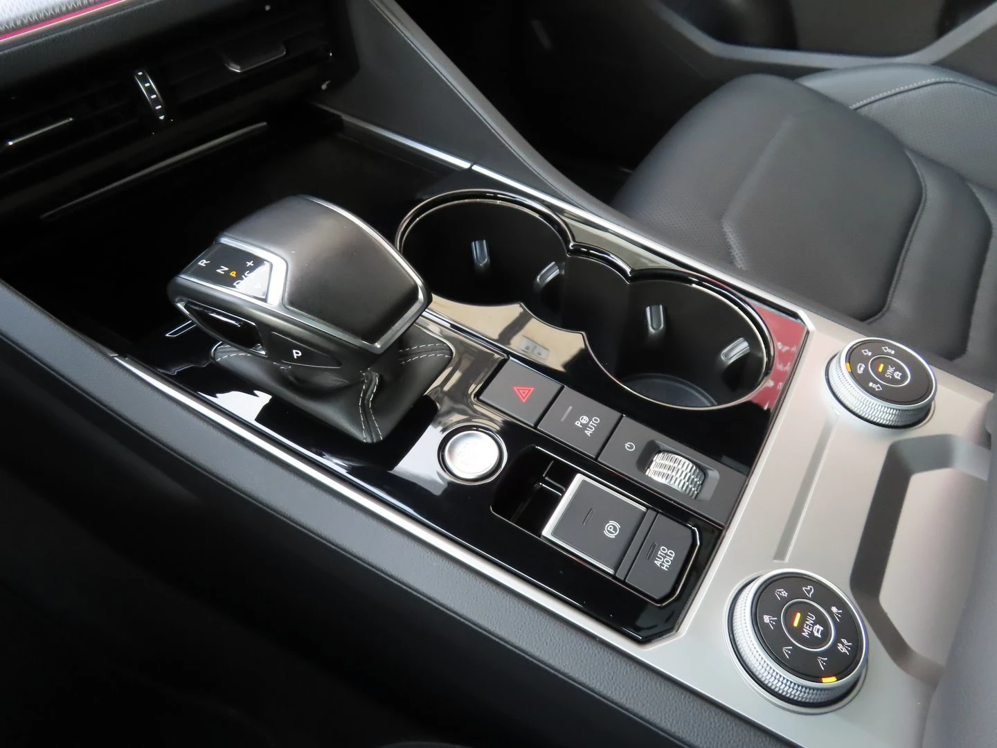 VW Touareg R-Line 3.0 V6 TDI SCR 4MOTION | Mobile.bg � ����������� 13