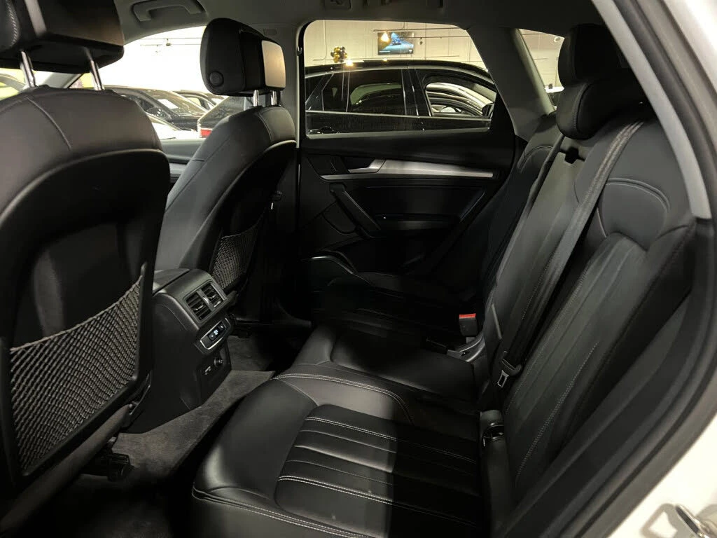 Audi Q5 quattro Komfort* TFSI* АвтоКредит* (ЦЕНА ДО БГ), снимка 16 - Автомобили и джипове - 53839862