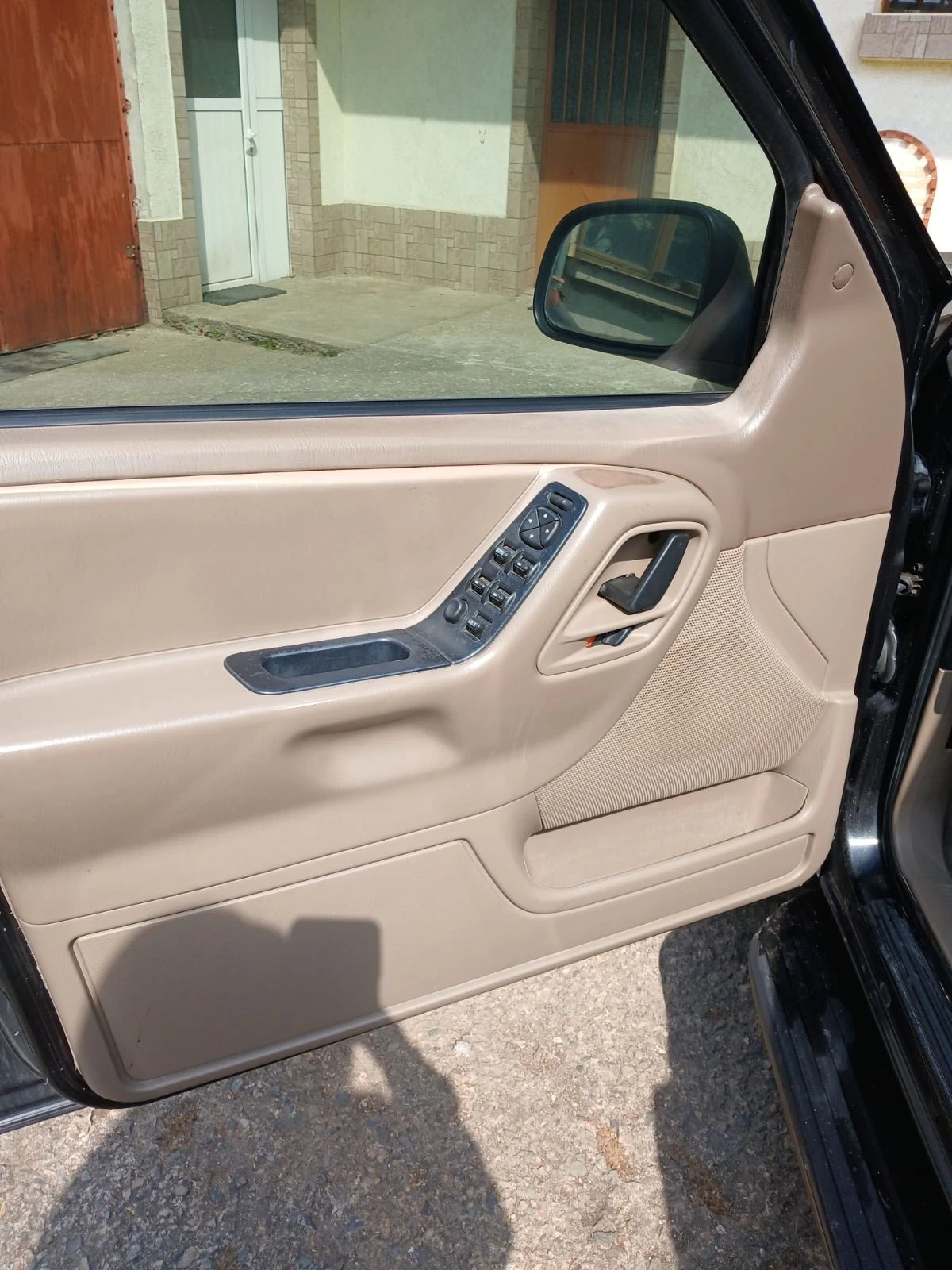 Jeep Grand cherokee 4.0 Quadra-Track2 Laredo , снимка 10 - Автомобили и джипове - 53877715