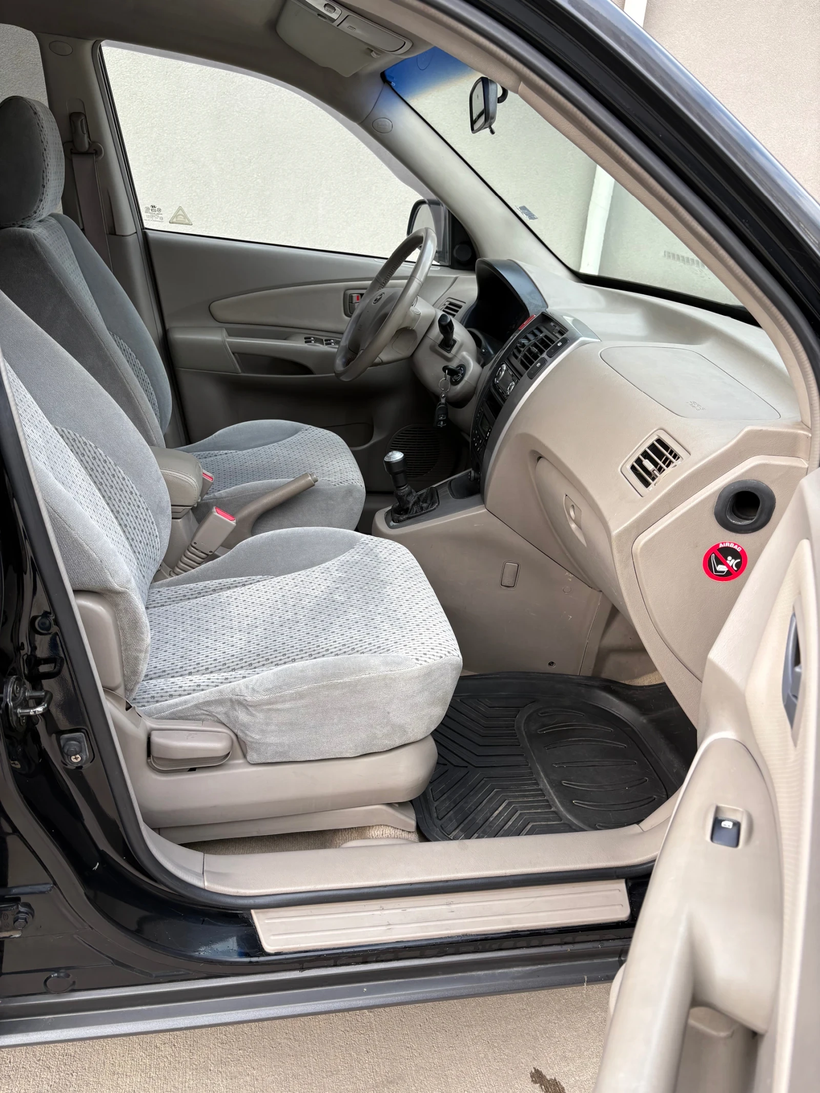 Hyundai Tucson 2.0 diesel 113hp, снимка 16 - Автомобили и джипове - 54175827