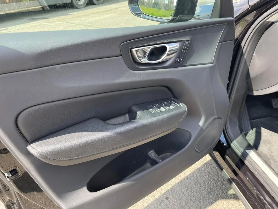 Volvo XC60 D5/Inscription/AWD/235кс/Панорама, снимка 10 - Автомобили и джипове - 54518213