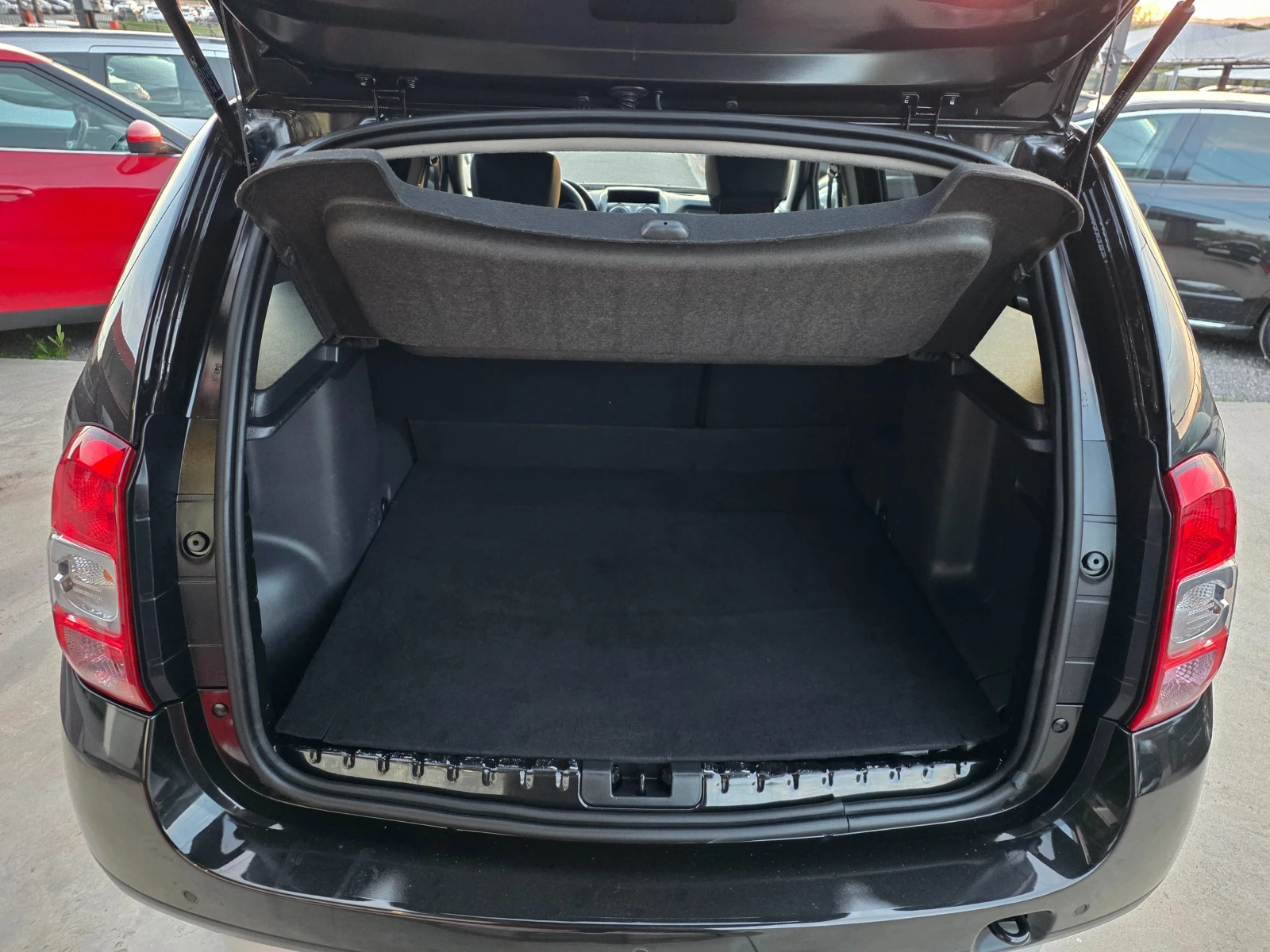 Dacia Duster !!!129982�� 1.2 TCE-125�.� Laureate 4WD-��������� | Mobile.bg � ����������� 15