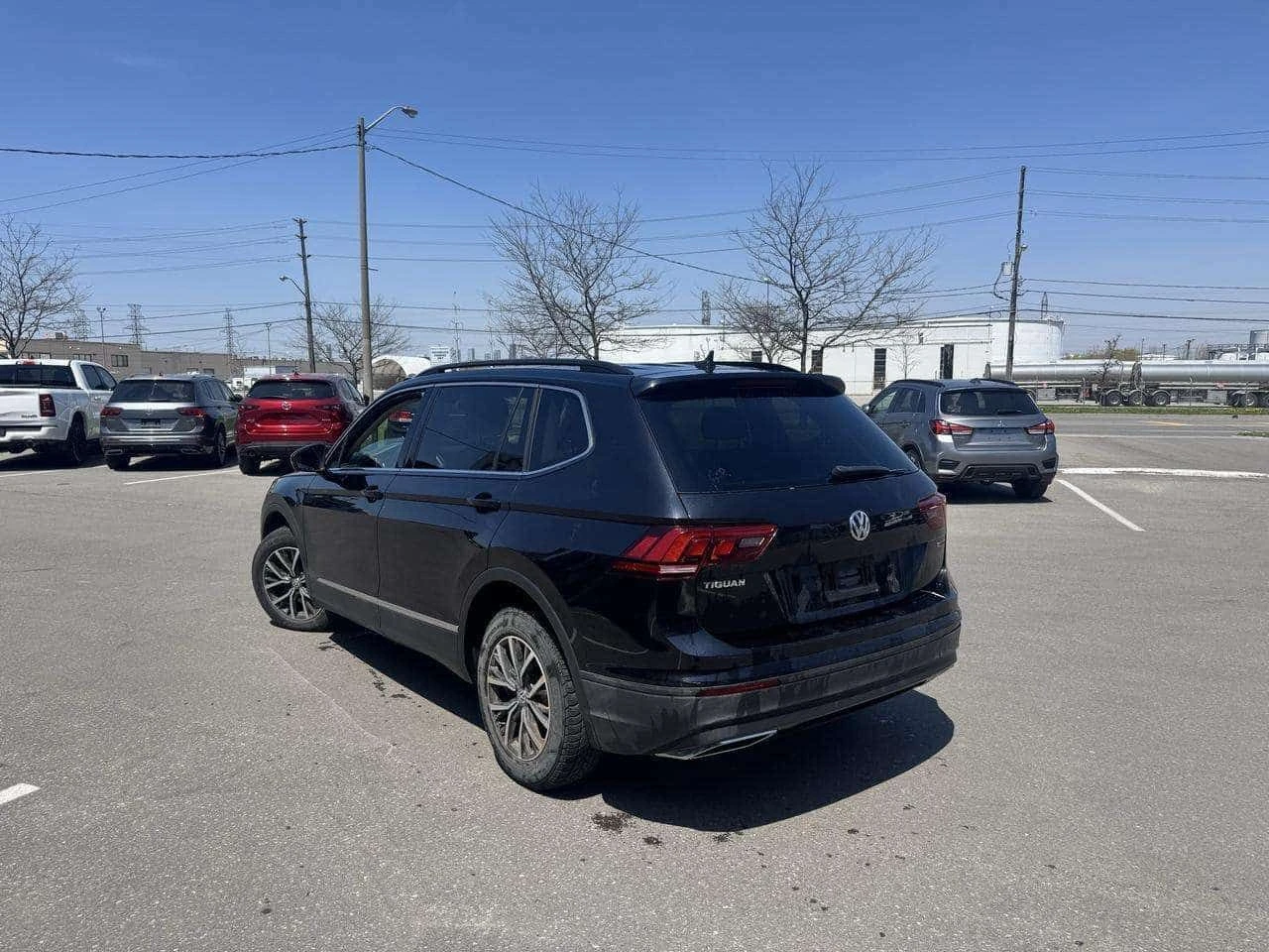 VW Tiguan ПОДГРЕВ * ПАНОРАМА * ЛИЦЕНЗИРАНО ПРЕДСТАВИТЕЛСТВО, снимка 3 - Автомобили и джипове - 54456905