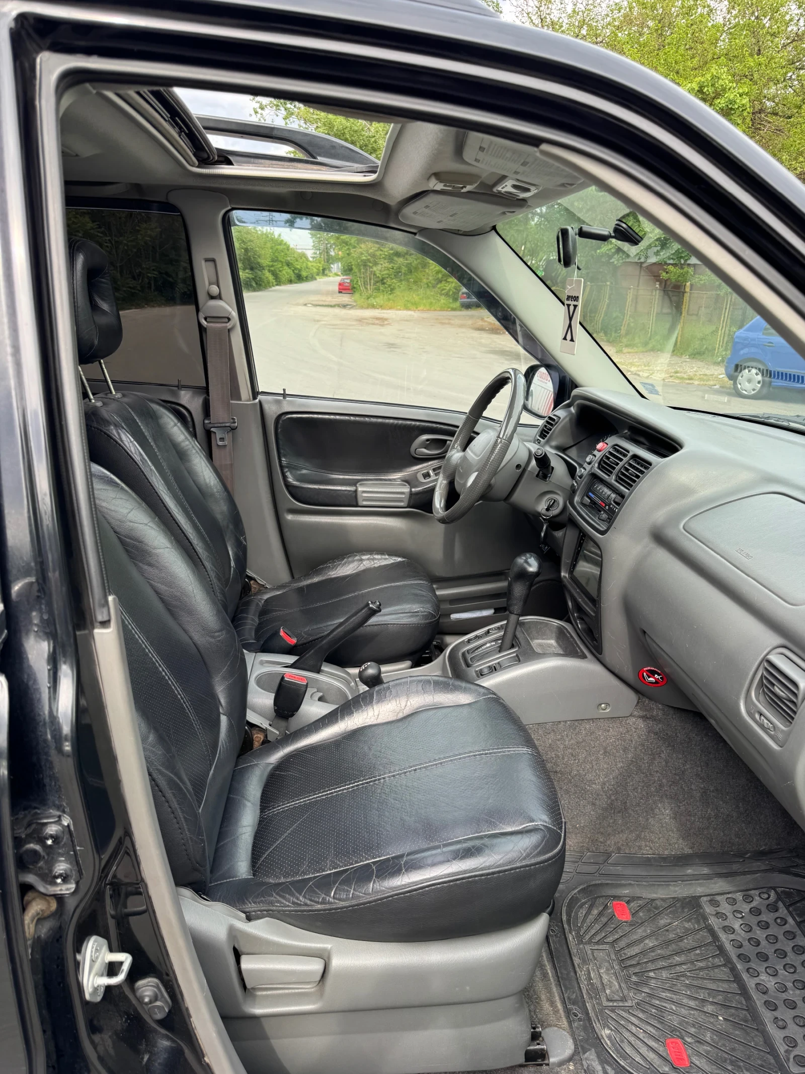 Suzuki Grand vitara 2.5 V6, снимка 15 - Автомобили и джипове - 54577921