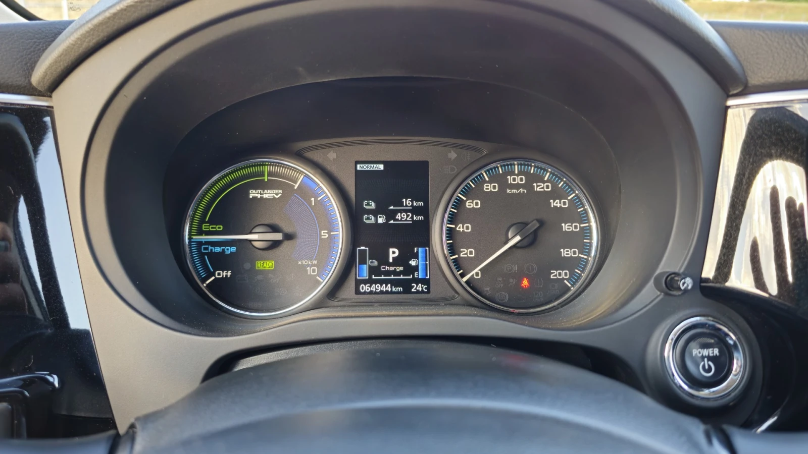 Mitsubishi Outlander, снимка 11 - Автомобили и джипове - 54918771