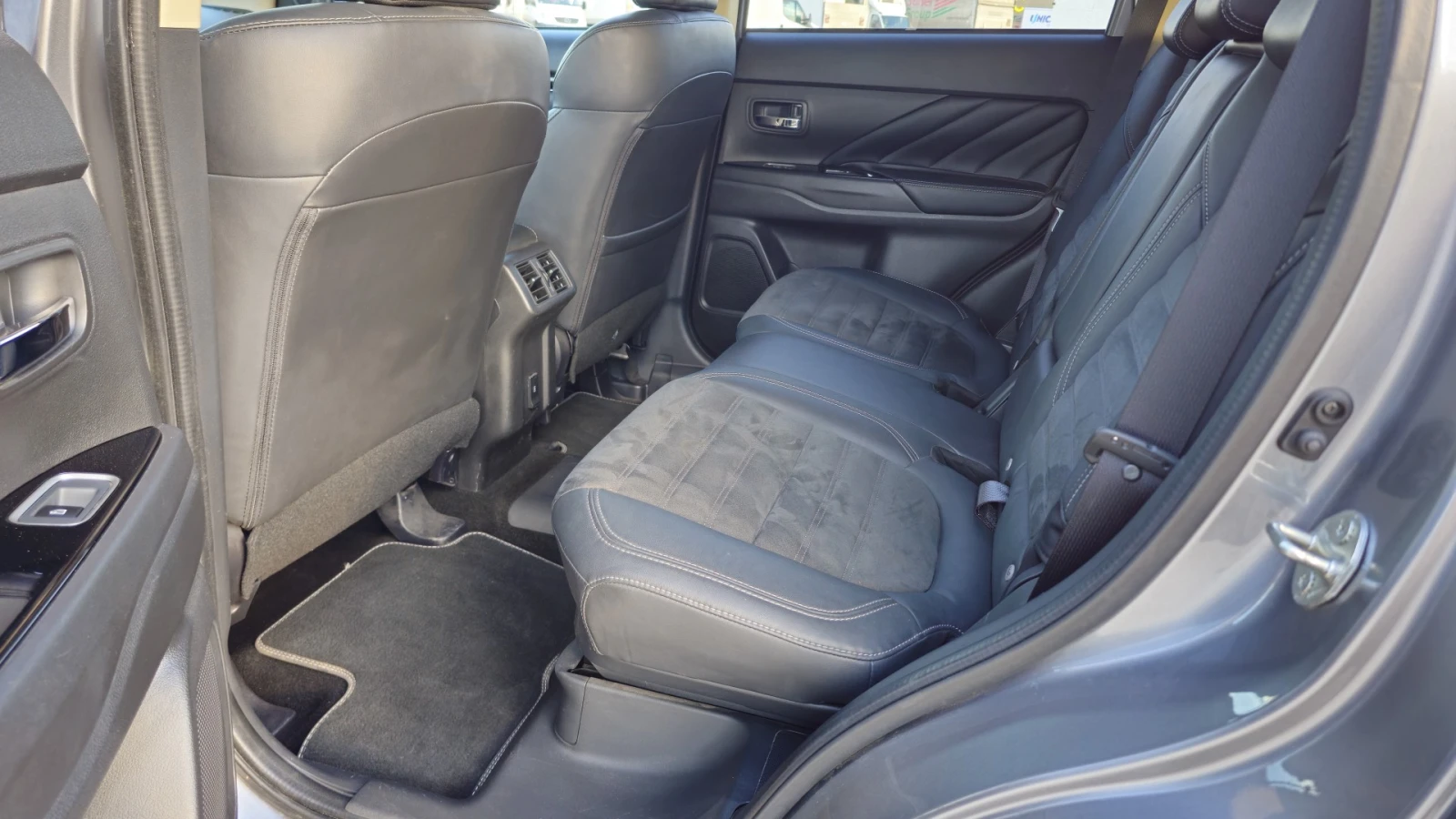 Mitsubishi Outlander, снимка 17 - Автомобили и джипове - 54918771