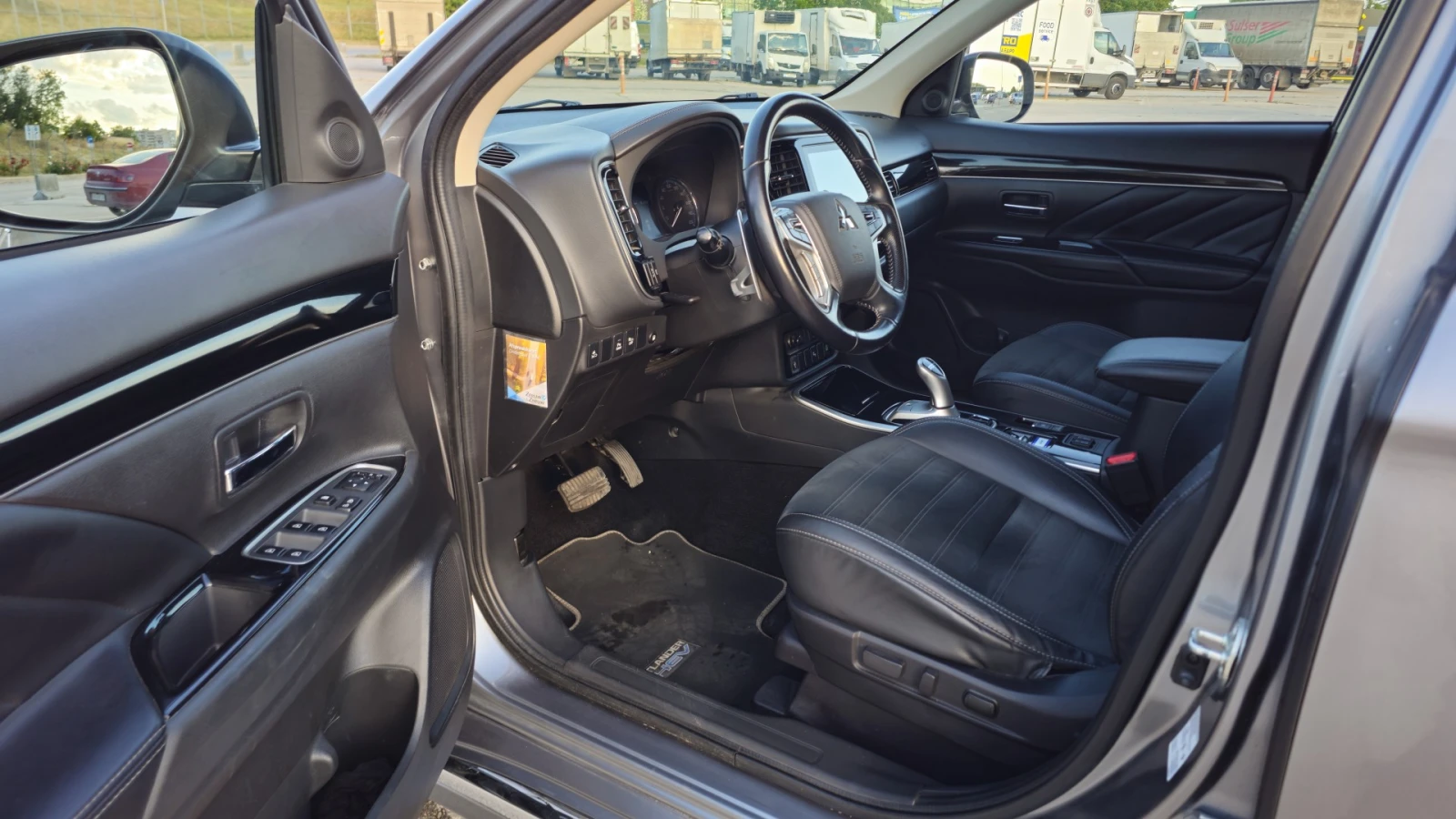 Mitsubishi Outlander, снимка 10 - Автомобили и джипове - 54918771