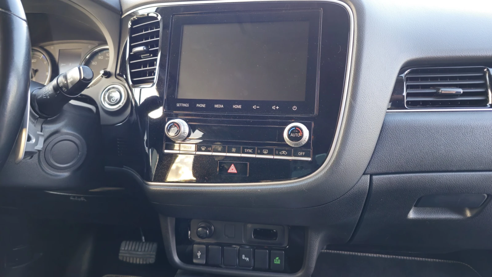 Mitsubishi Outlander, снимка 13 - Автомобили и джипове - 54918771