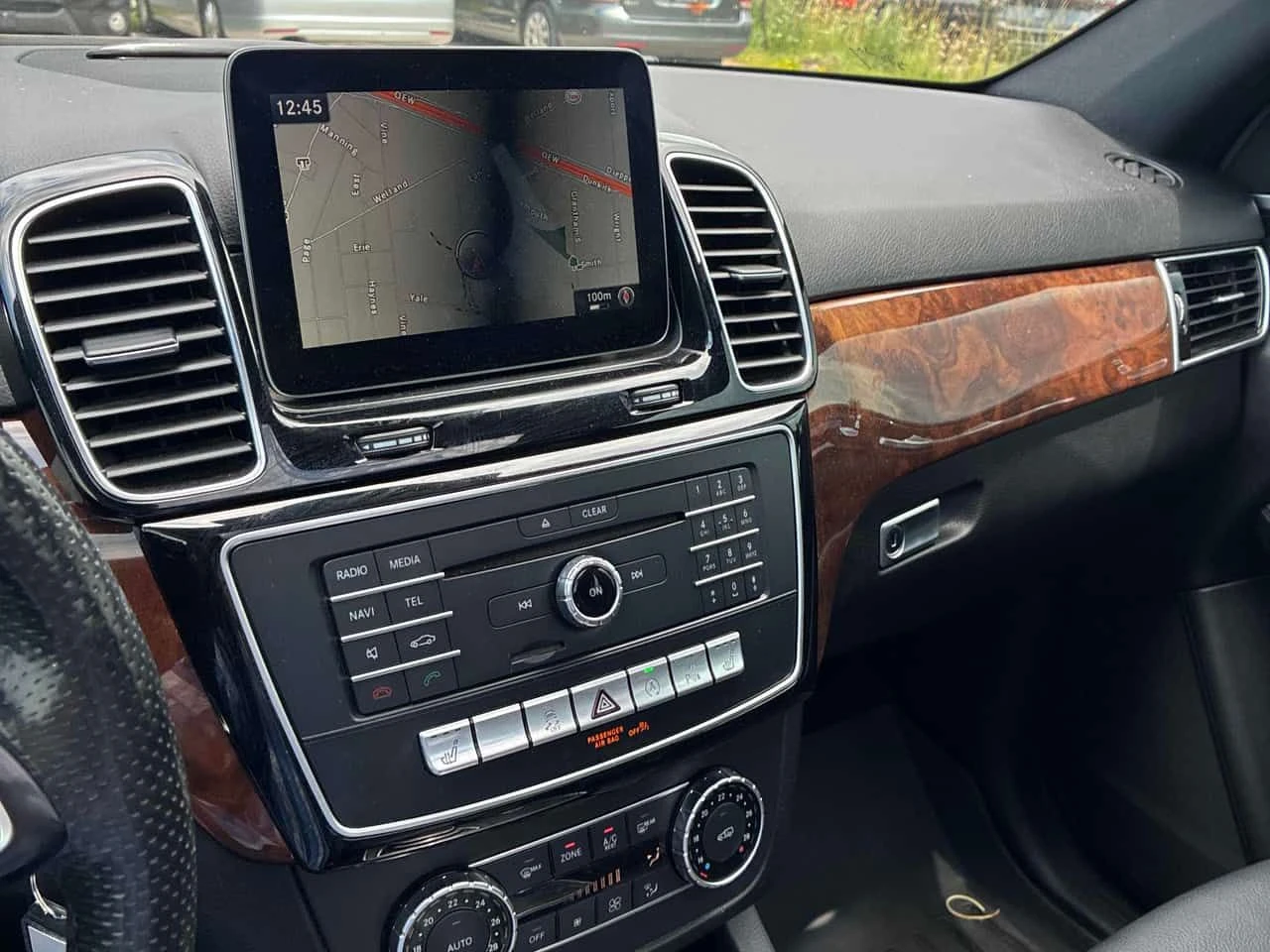Mercedes-Benz GLE 400 4MATIC/ПАНОРАМА/ПОДГРЕВИ/360, снимка 9 - Автомобили и джипове - 54948450