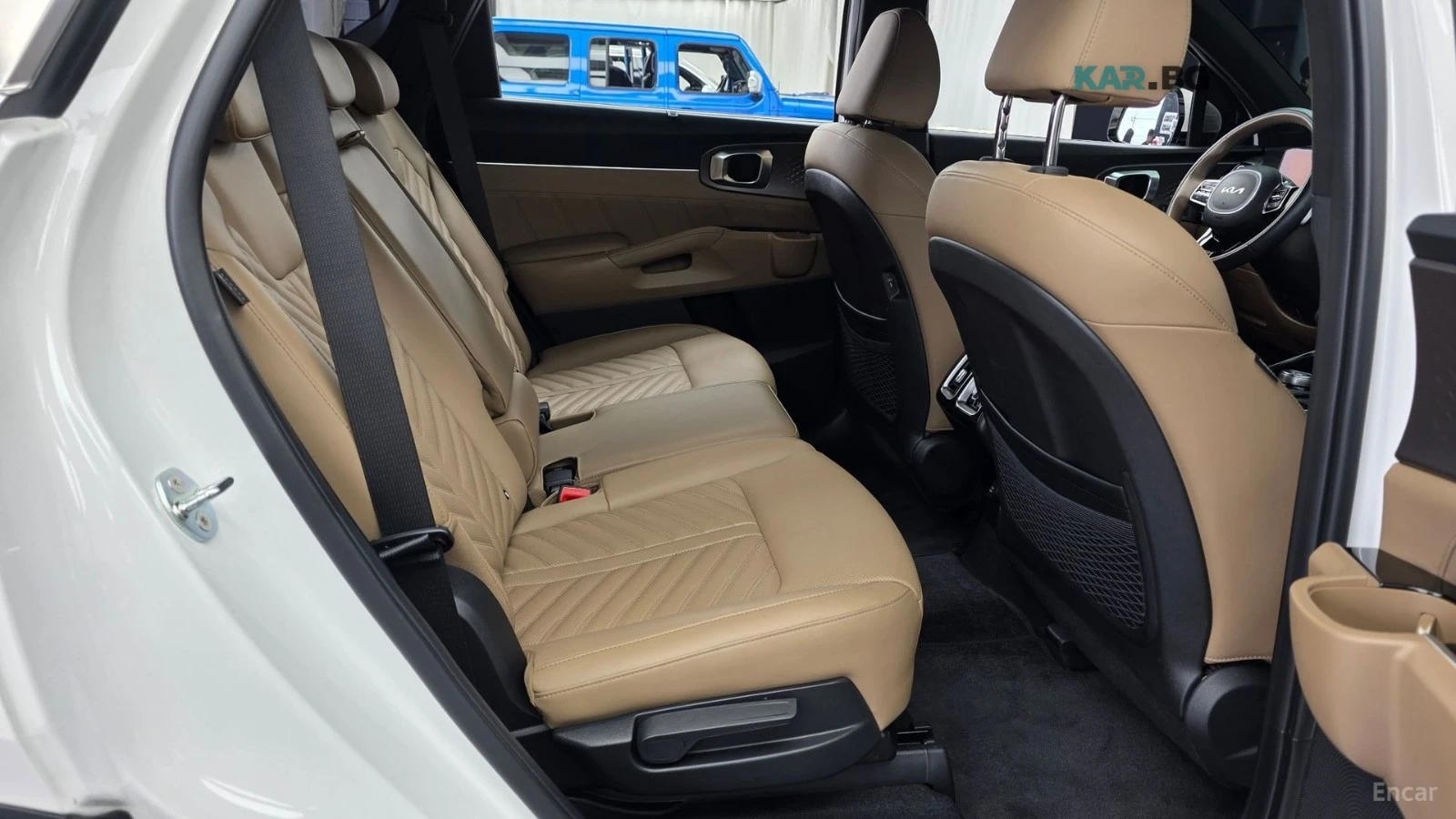 Kia Sorento SIGNATURE/4WD/DRIVE-ASSISTS/BLIND-SPOT, снимка 16 - Автомобили и джипове - 55327556