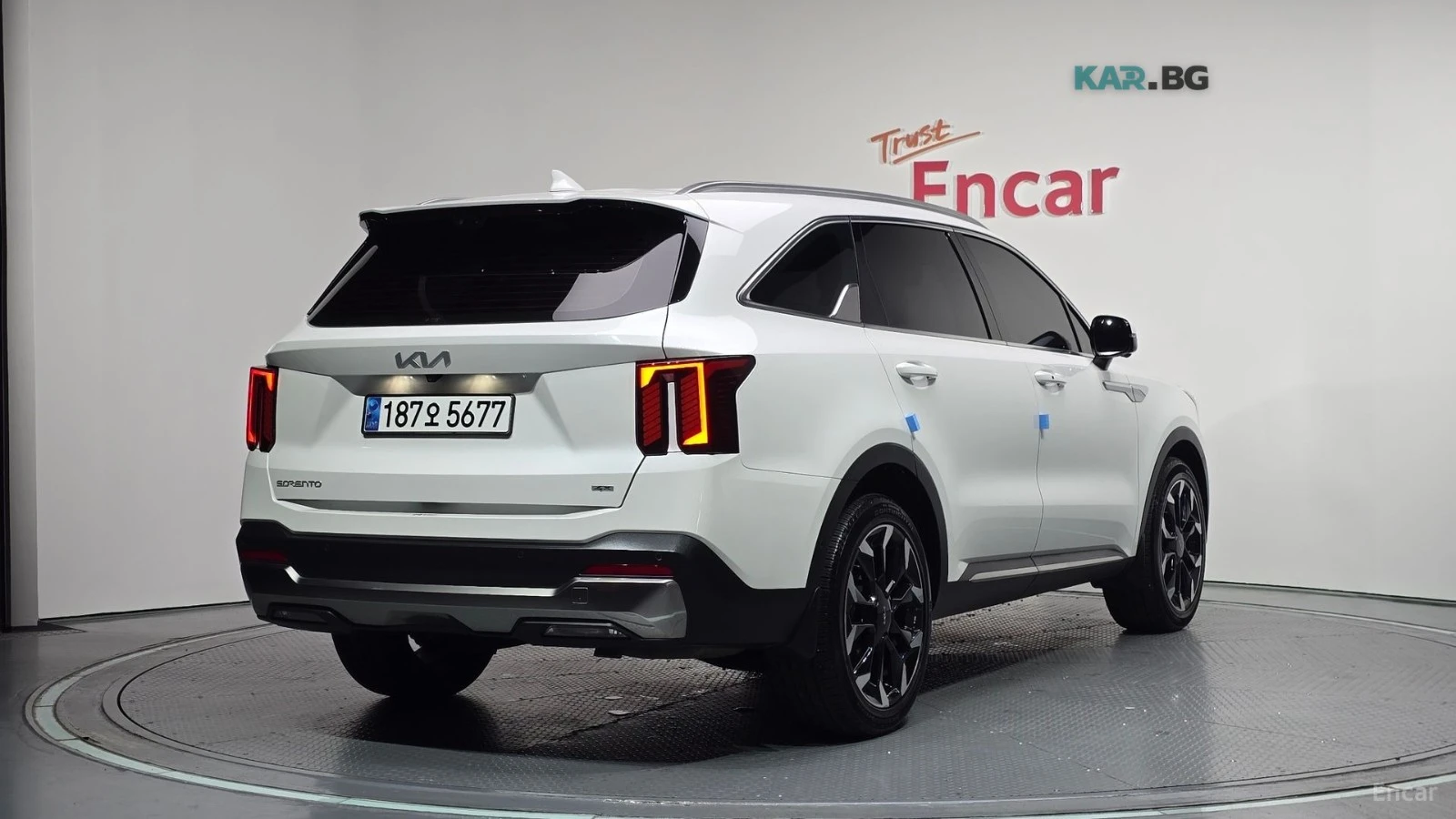 Kia Sorento SIGNATURE/4WD/DRIVE-ASSISTS/BLIND-SPOT, снимка 3 - Автомобили и джипове - 55327556