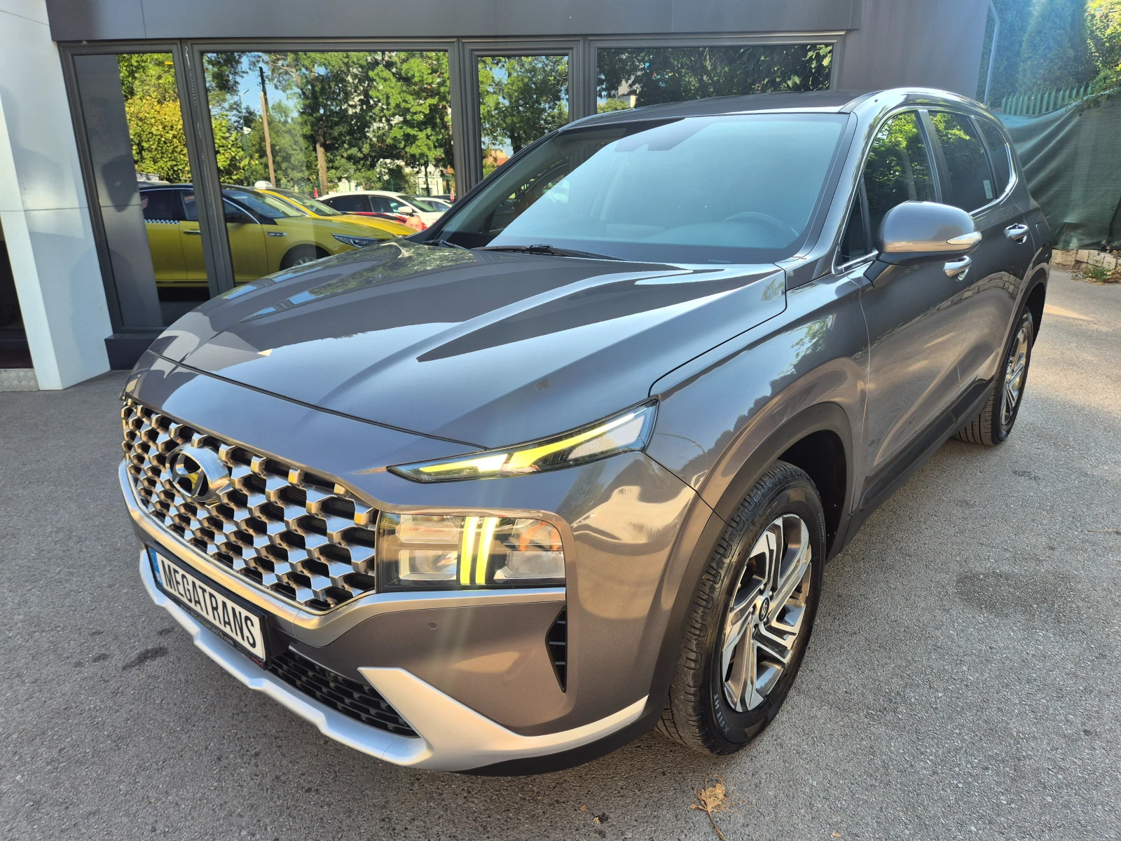 Hyundai Santa fe 2.2 4X4 CRDI - Наличен в БГ, снимка 2 - Автомобили и джипове - 55641647