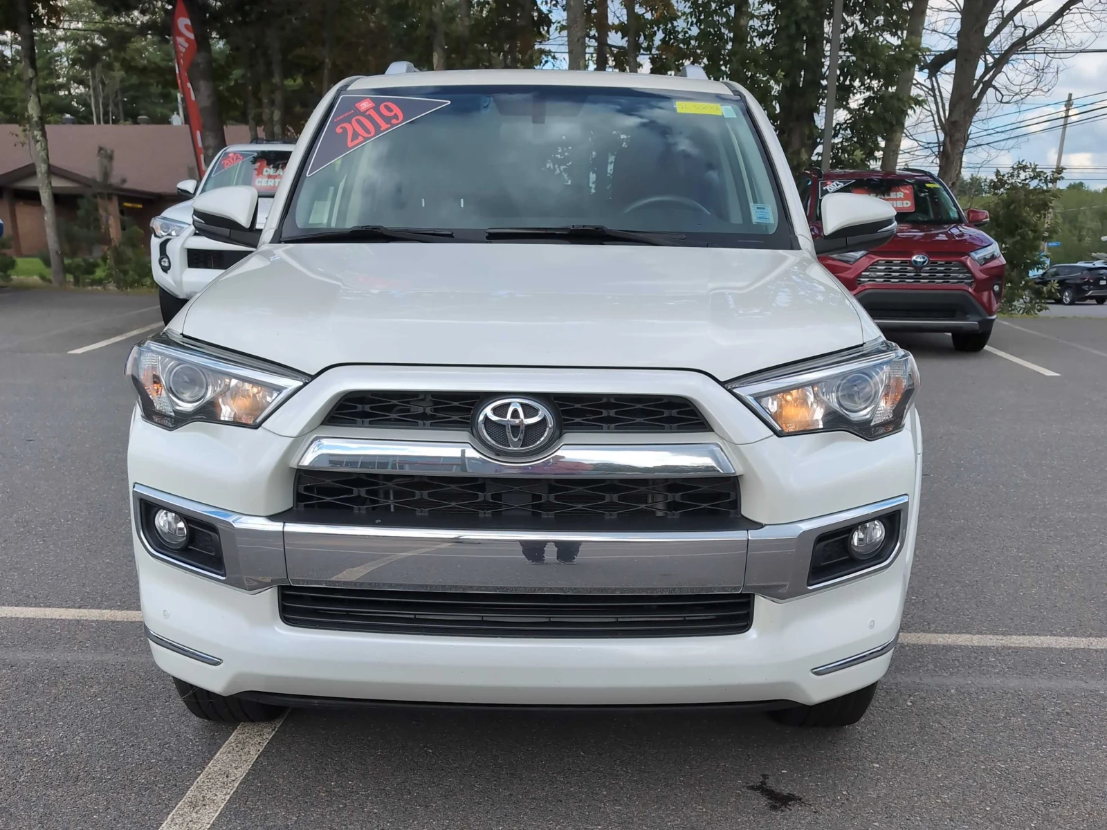 Toyota 4runner 4WD | CARFAX | АВТОФИНАНСИРАНЕ, снимка 2 - Автомобили и джипове - 56076410