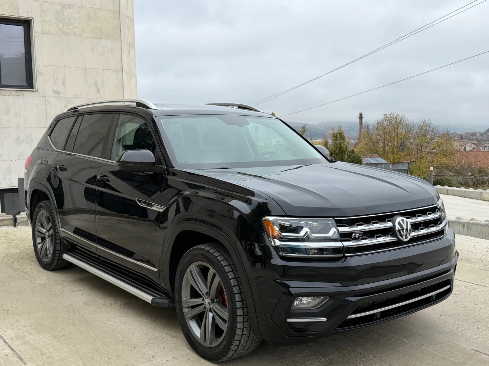 VW Atlas R-Line 3.6 VR6 FSI 4Motion, снимка 3 - Автомобили и джипове - 56603157
