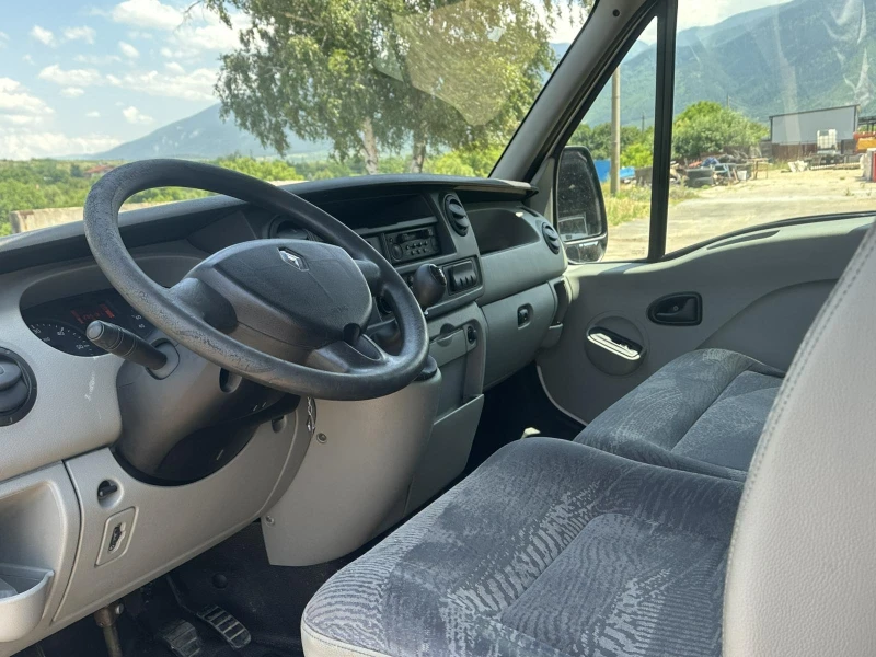 Renault Master 2.5 dci 6-скорости, снимка 8 - Бусове и автобуси - 50775187