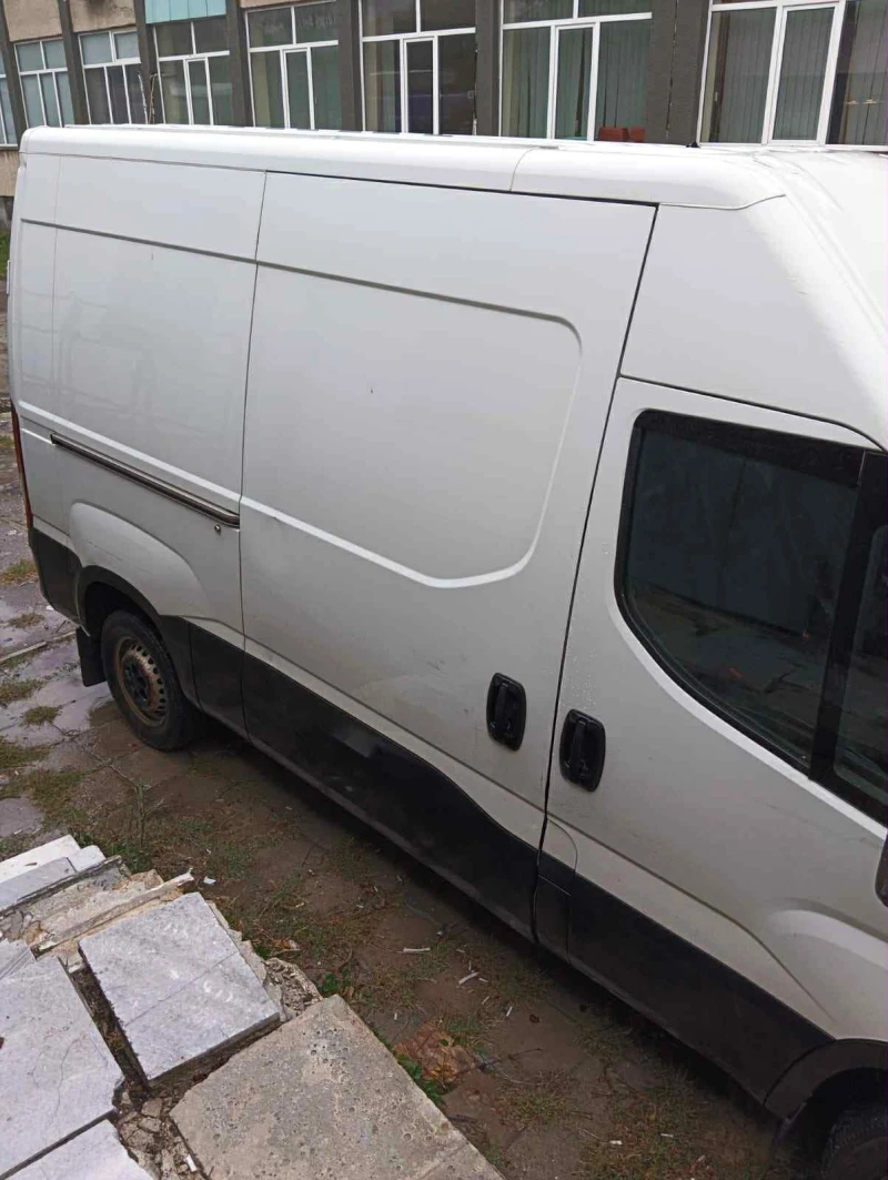 Iveco 35c13 Daily, снимка 4 - Бусове и автобуси - 52799002