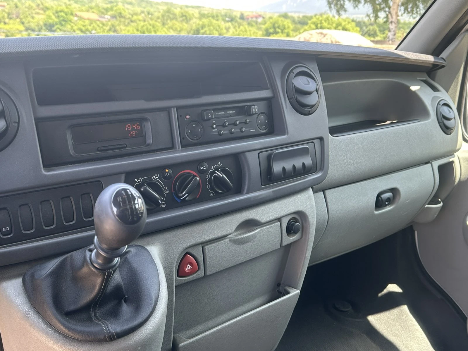 Renault Master 2.5 dci 6-скорости - изображение 9