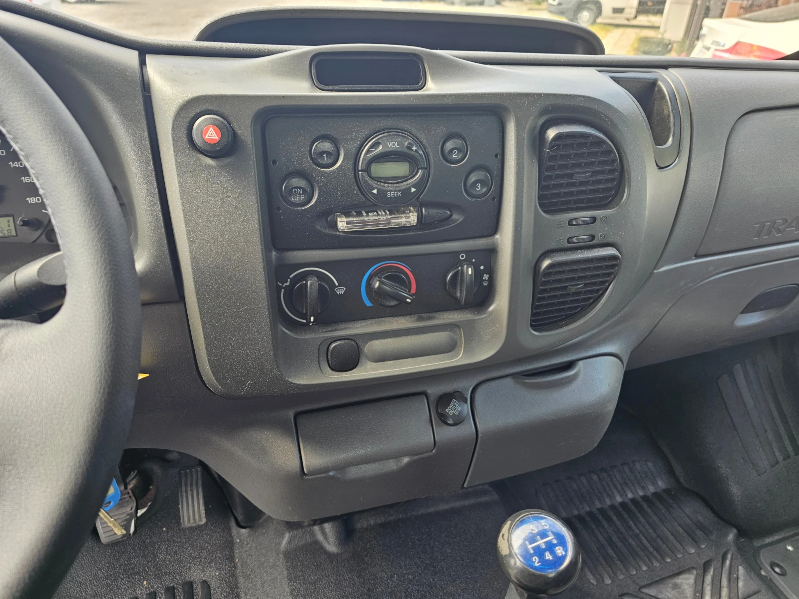 Ford Transit 2.4d samosfal, снимка 13 - Бусове и автобуси - 54590691