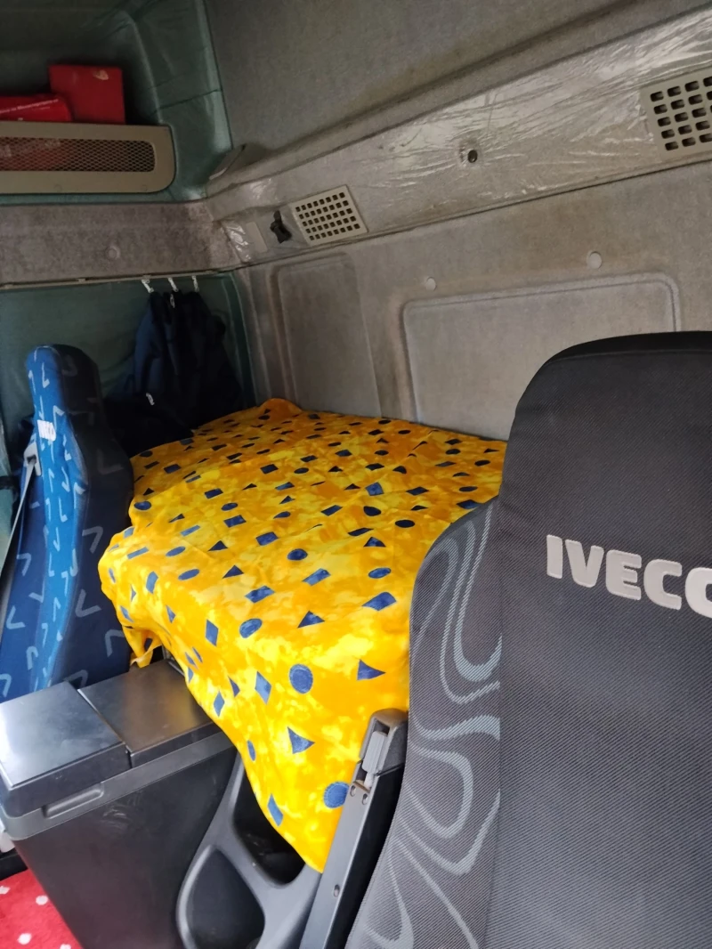 Iveco Stralis Влекач, снимка 7 - Камиони - 52457075