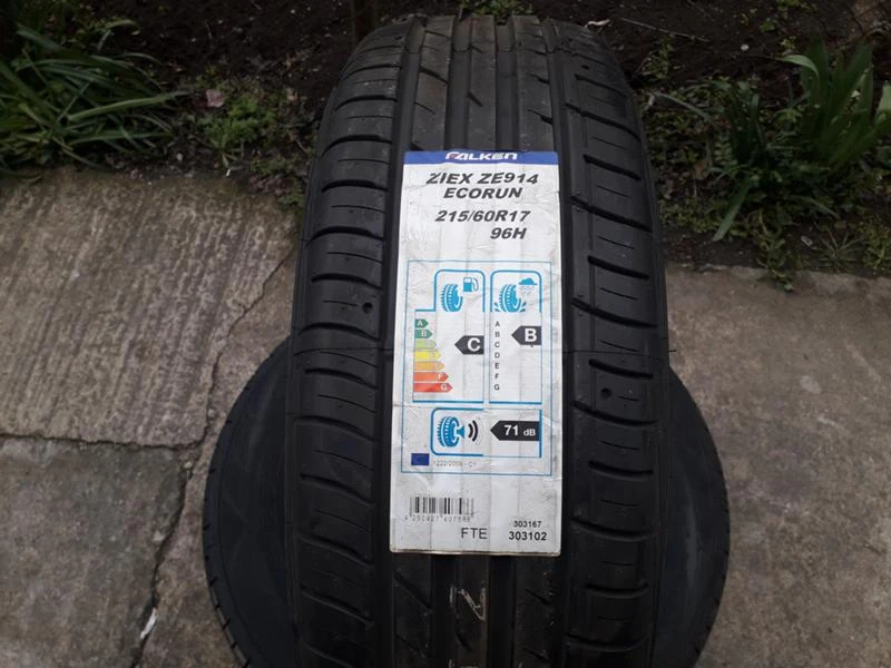 Гуми Летни 215/60R17, снимка 4 - Гуми и джанти - 24916138