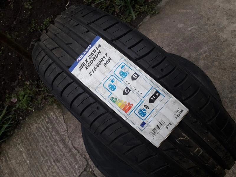 Гуми Летни 215/60R17, снимка 2 - Гуми и джанти - 24916138