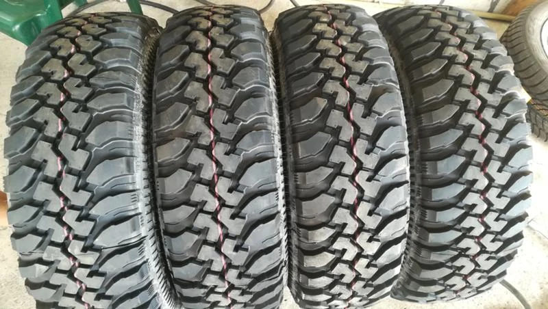 Гуми Всесезонни 205/70R15, снимка 1 - Гуми и джанти - 26159388