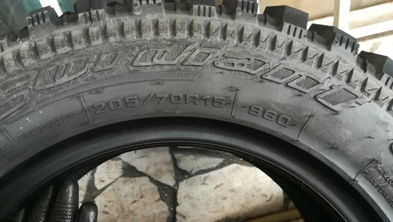 Гуми Всесезонни 205/70R15, снимка 7 - Гуми и джанти - 26159388