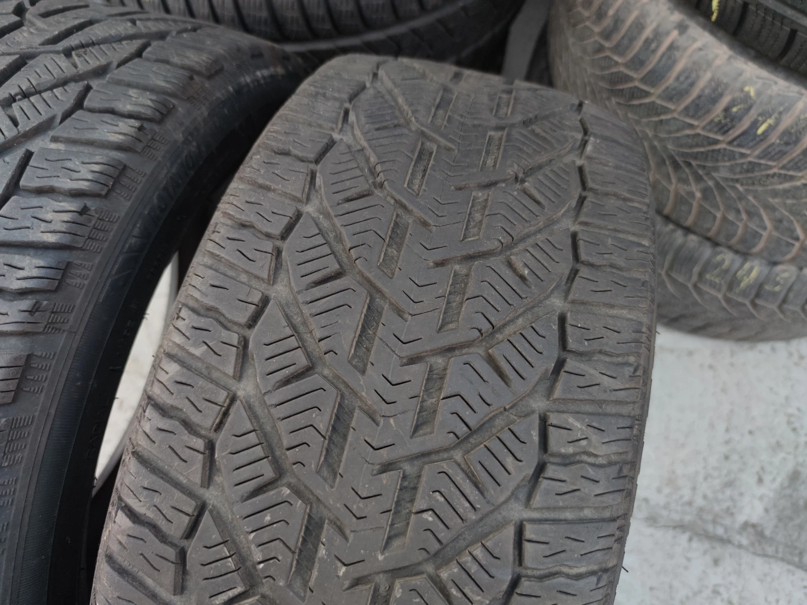  235/40R18 | Mobile.bg   2