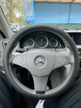 Mercedes-Benz E 220, снимка 10