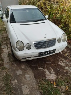     Mercedes-Benz E 200 E 200