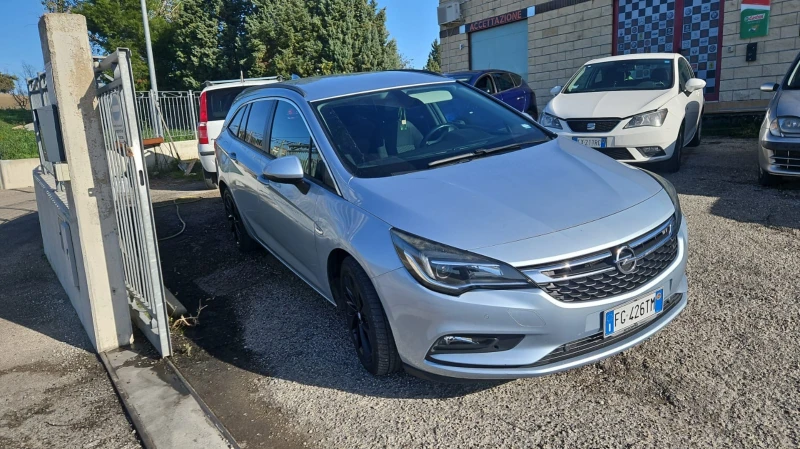 Opel Astra 1.6cdti , снимка 1 - Автомобили и джипове - 48652771