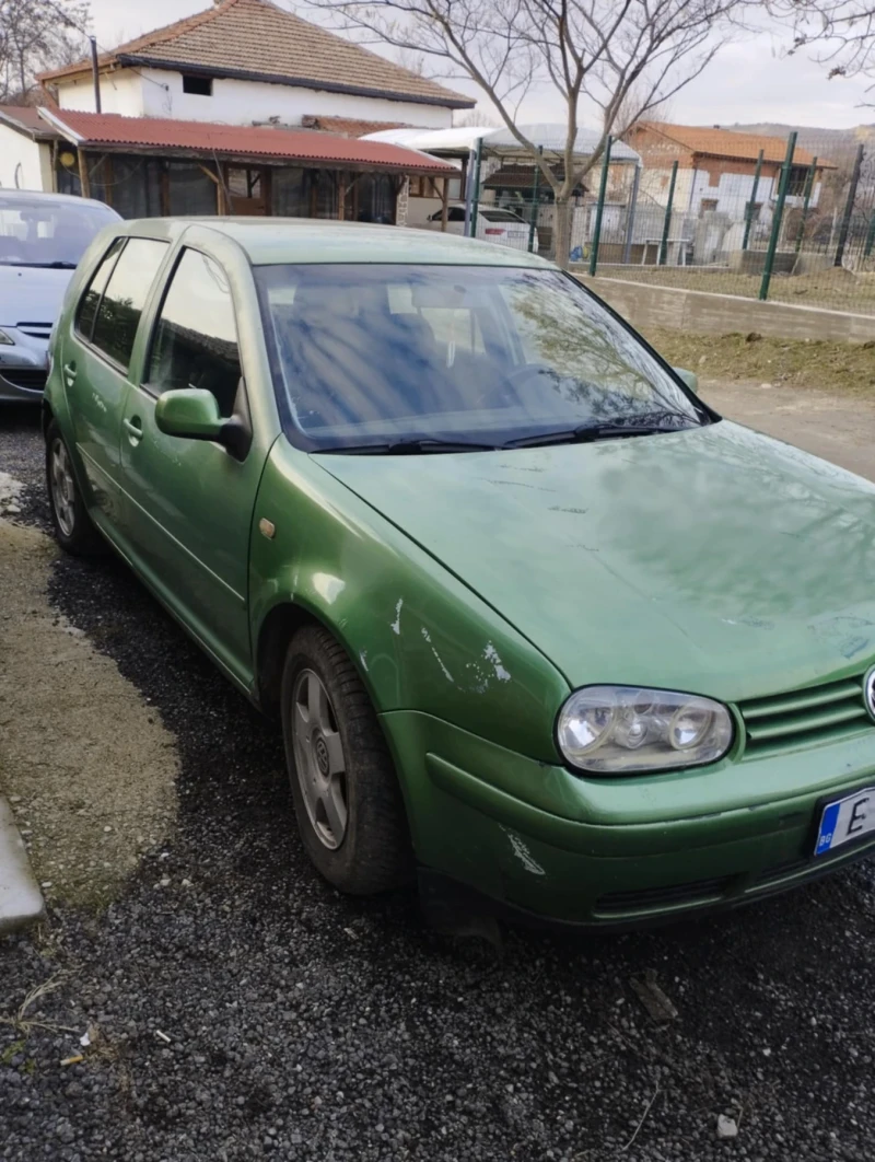 VW Golf, снимка 1 - Автомобили и джипове - 48729105