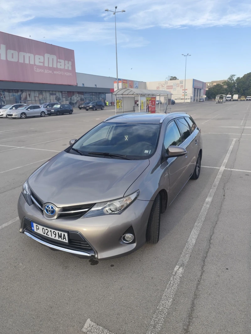 Toyota Auris Hybrid, снимка 3 - Автомобили и джипове - 51520462