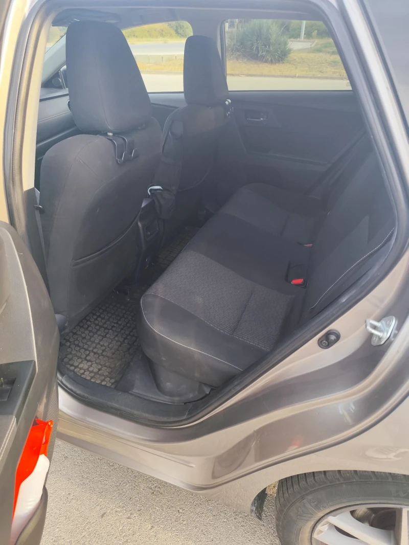 Toyota Auris Hybrid, снимка 10 - Автомобили и джипове - 51520462