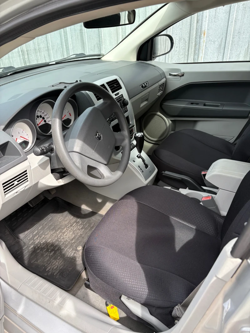 Dodge Caliber 2.0 SXT, снимка 9 - Автомобили и джипове - 52218254