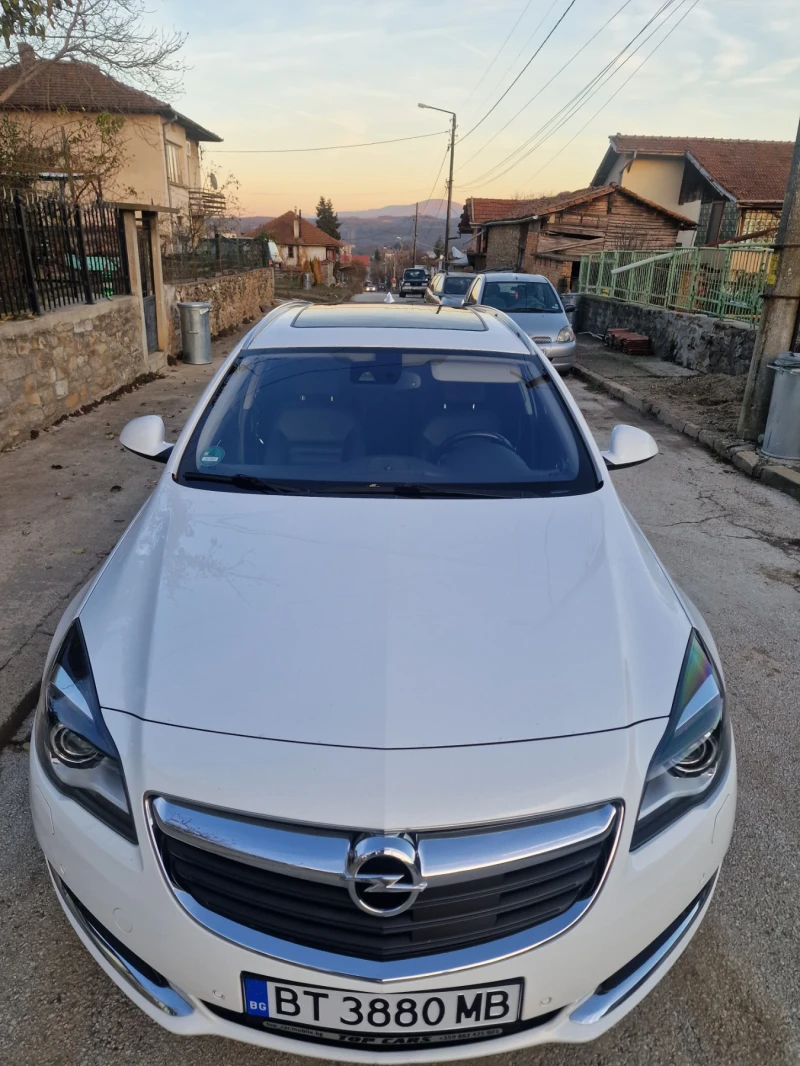 Opel Insignia 1.6CDTI ОБСЛУЖЕНА , снимка 2 - Автомобили и джипове - 52918686