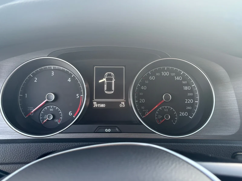 VW Golf 1.6TDI, снимка 8 - Автомобили и джипове - 52387770