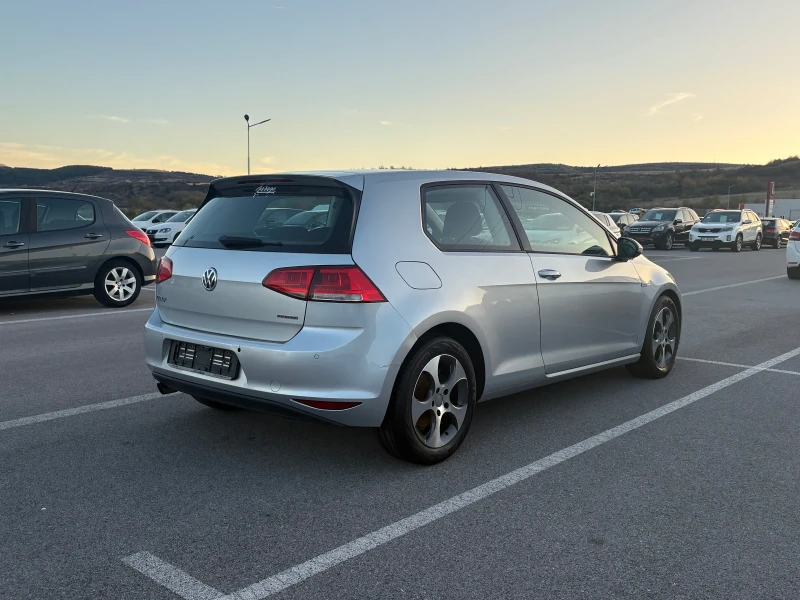 VW Golf 1.6TDI, снимка 6 - Автомобили и джипове - 52387770