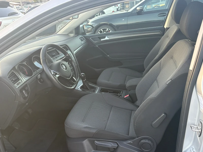 VW Golf 1.6TDI, снимка 9 - Автомобили и джипове - 52387770