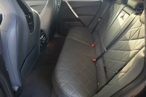 BMW iX xDrive50 = Sport Package = Гаранция, снимка 10 - Автомобили и джипове - 53914634