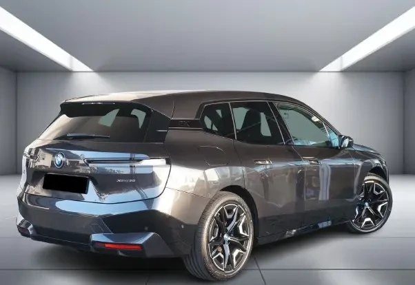 BMW iX xDrive50 = Sport Package = Гаранция, снимка 3 - Автомобили и джипове - 53914634