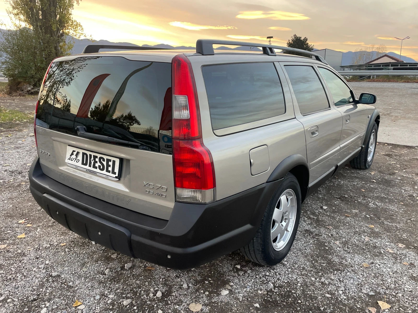 Volvo Xc70 2.4TDI-163-D5-4x4-ITALIA - изображение 9